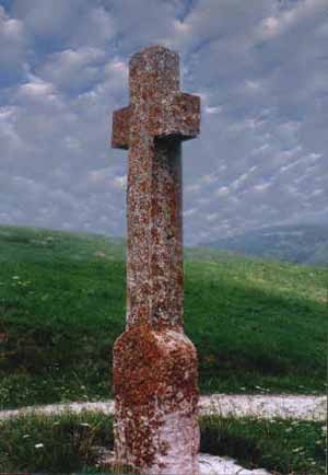 presso Velo Veronese, altezza della croce circa 2mt