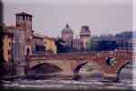 Ponte pietra,arcate romane sull'Adige