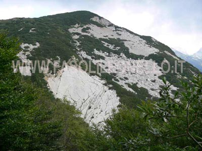 la Bella Lasta vista dal passo Pertica,in alto cima Trappola.